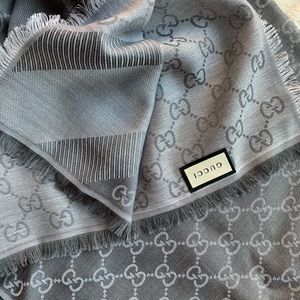 Gucci Shawl/Scarf Reversible Pearl/Medium Gray